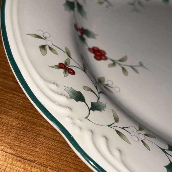 Pfaltzgraff Winterberry Large Oval 11x14 Serving Platter EUC Christmas Holiday - Picture 2 of 4